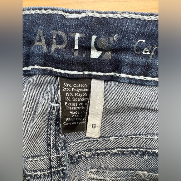 Apt. 9- Women'sEmbellished  Capri Jeans Stretch/ Size 6 - Picture 9 of 14